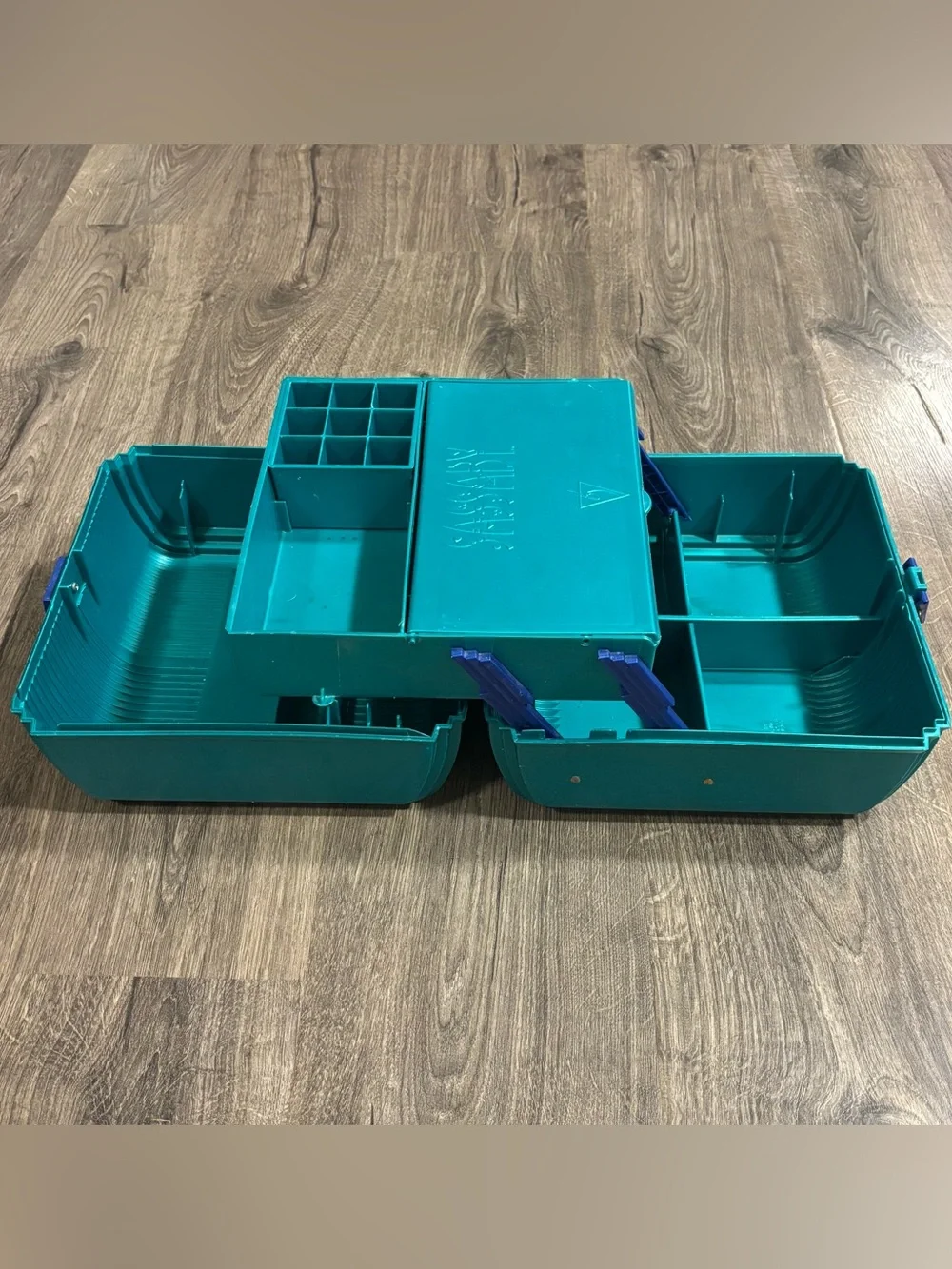 Sassaby vintage green